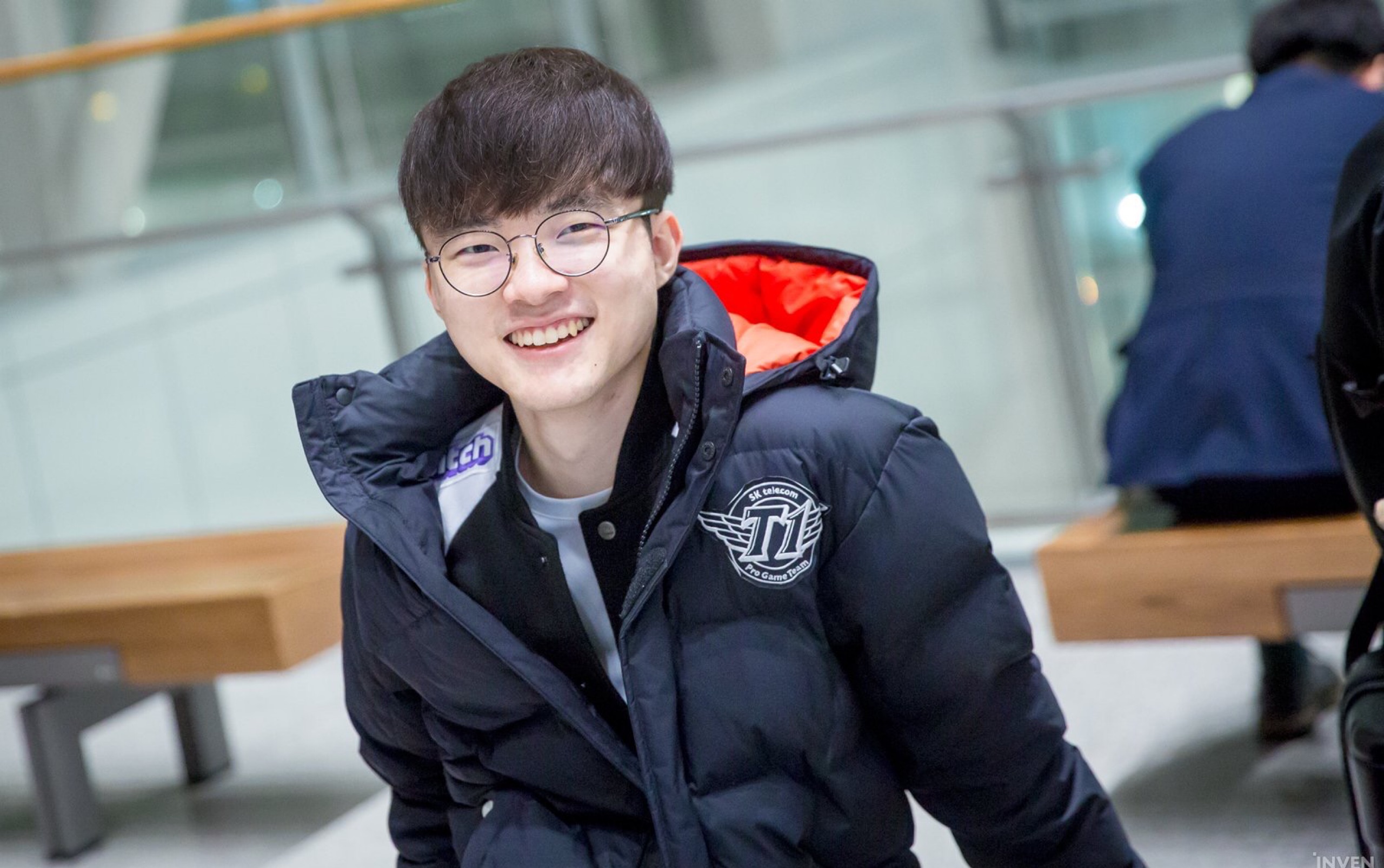 Pulsar与TenZ合作宣布新款游戏鼠标